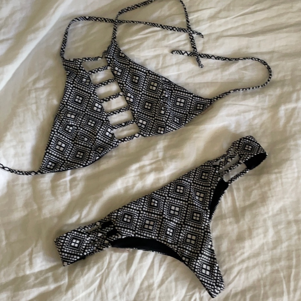 Ola Feroz reversible bikini